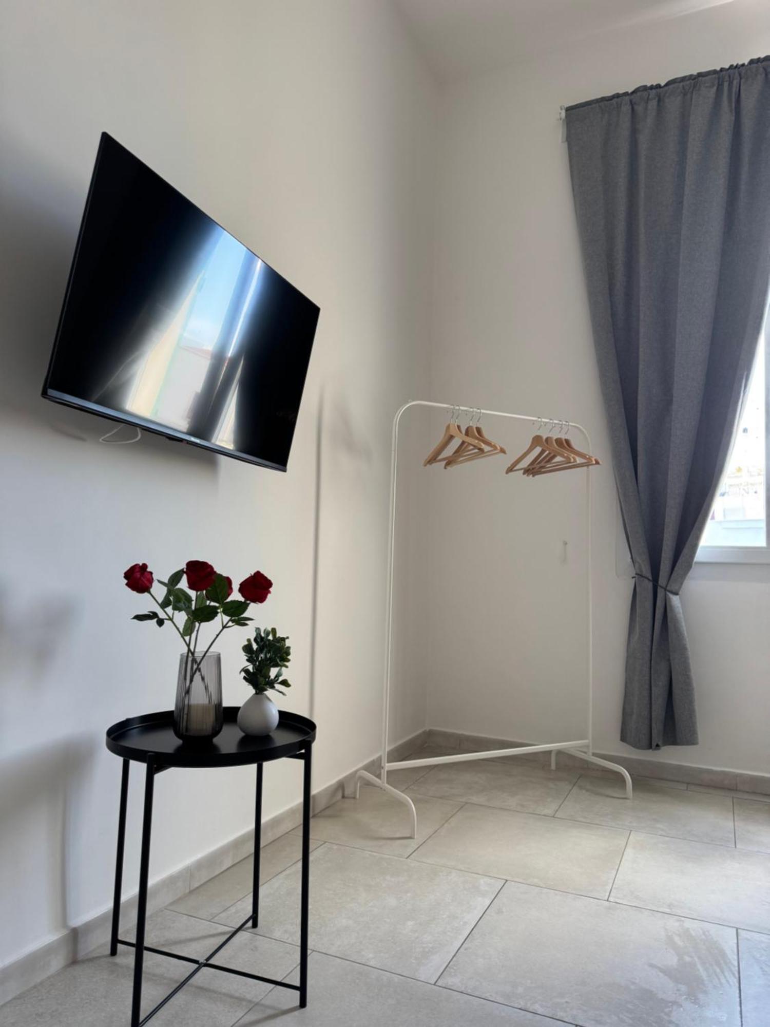 L&S Rooms Monopoli Bagian luar foto