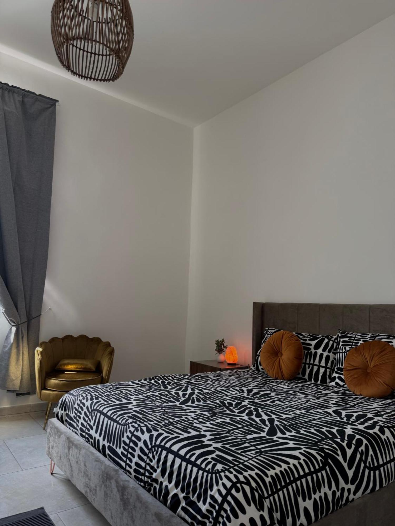 L&S Rooms Monopoli Bagian luar foto
